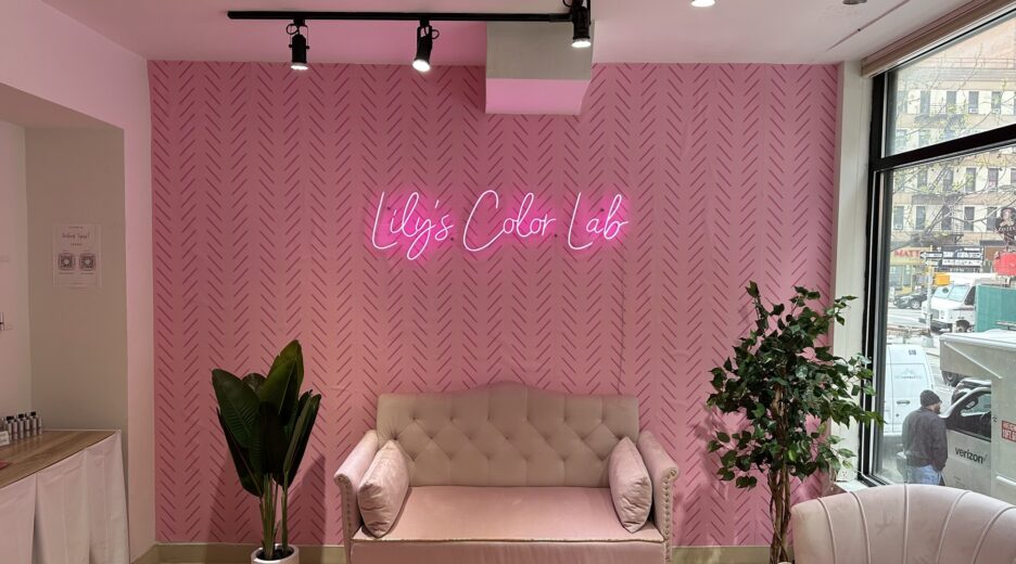 Salon Neon Sign Install